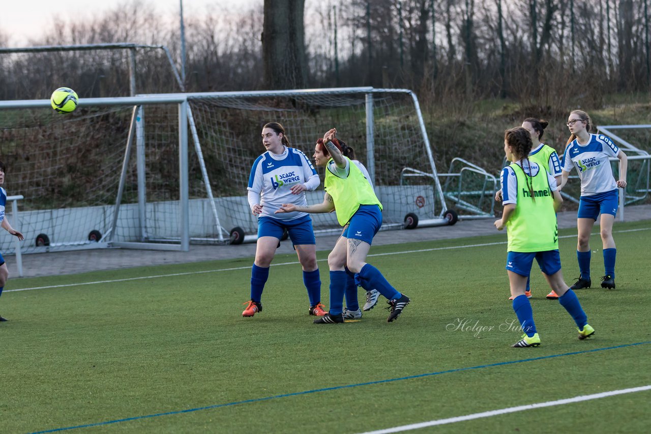 Bild 57 - Frauen Bramstedter TS - SV Boenebuettel-Husberg : Ergebnis: 0:3